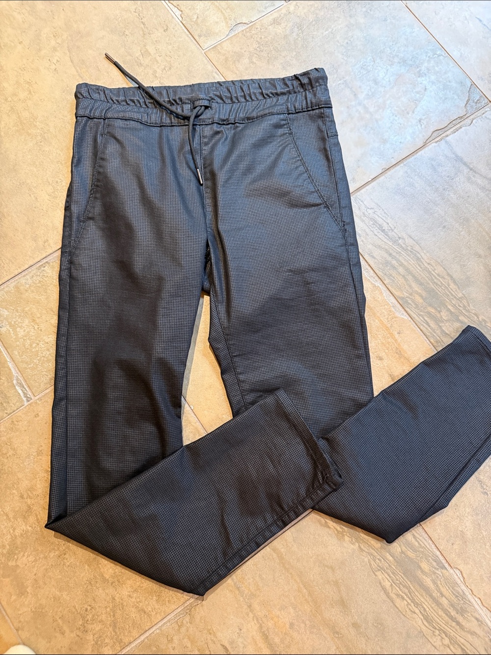 BEVY FLOG Women's Black Textured Jogger Pants